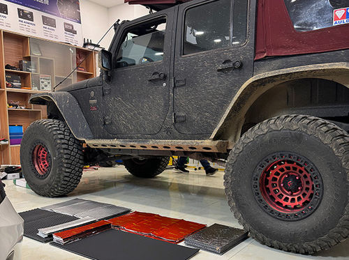 Τελευταίες εταιρικές λύσεις σχετικά με Ρούμπικον Αναβαθμισμένη ηχομόνωση σε όλο το αυτοκίνητο